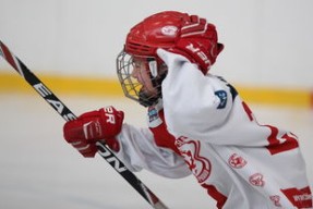 九游娱乐电竞站-全国青少年射击赛小将屡创佳绩，2021年全国青少年射击比赛